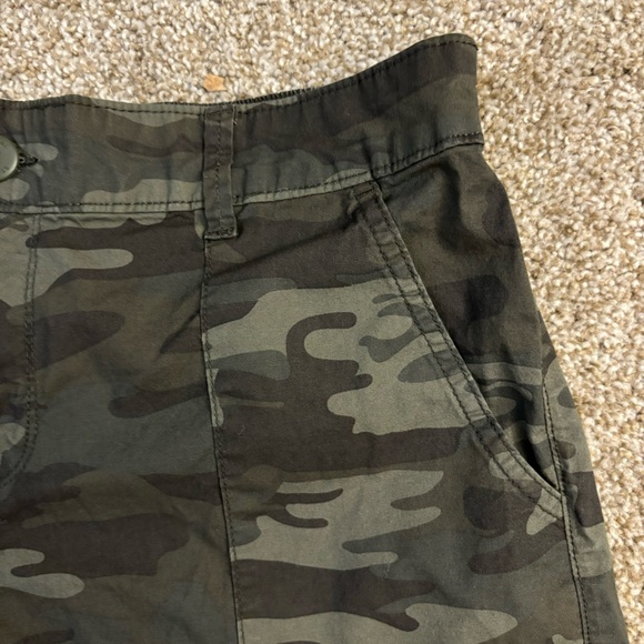 Social Standard By Sanctuary Camouflage Shorts Size XS - Picture 3 of 6